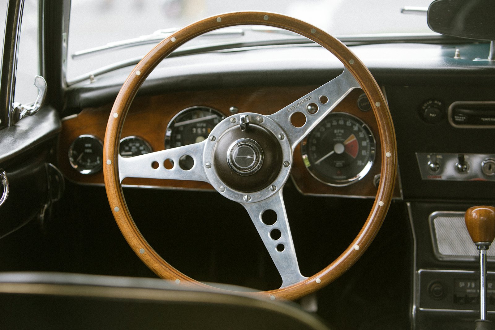 Car steering wheel and interior